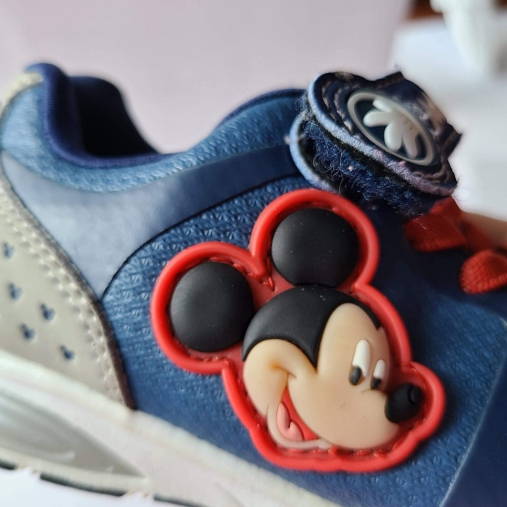 Disney Mickey mouse shoes sz.8 - Picture 4 of 7